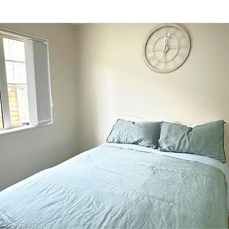Bright&Cozy Room - Homestay Style - On Street Parking Only Окленд Екстер'єр фото